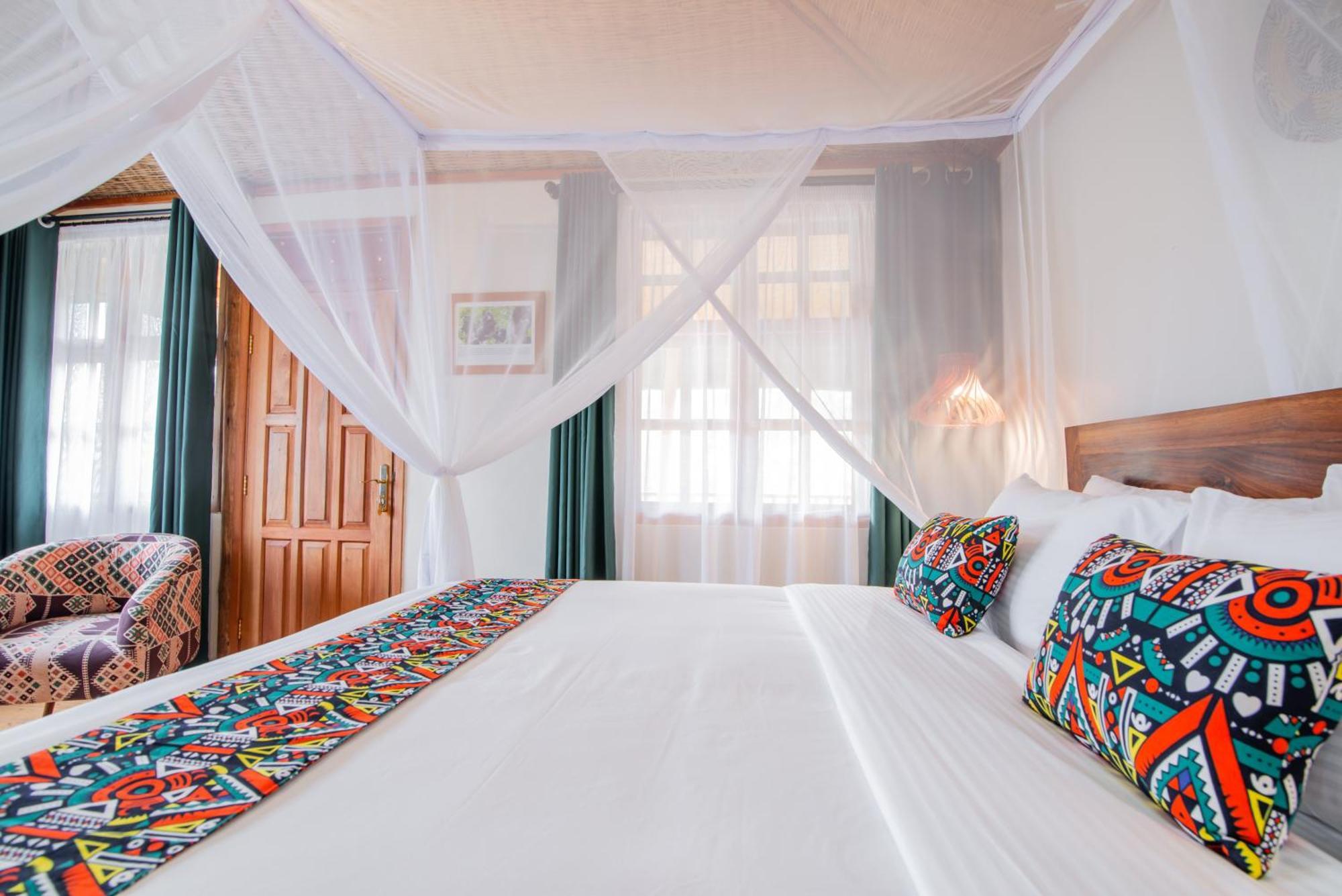 Gorilla Leisure Lodge Kisoro Exterior photo